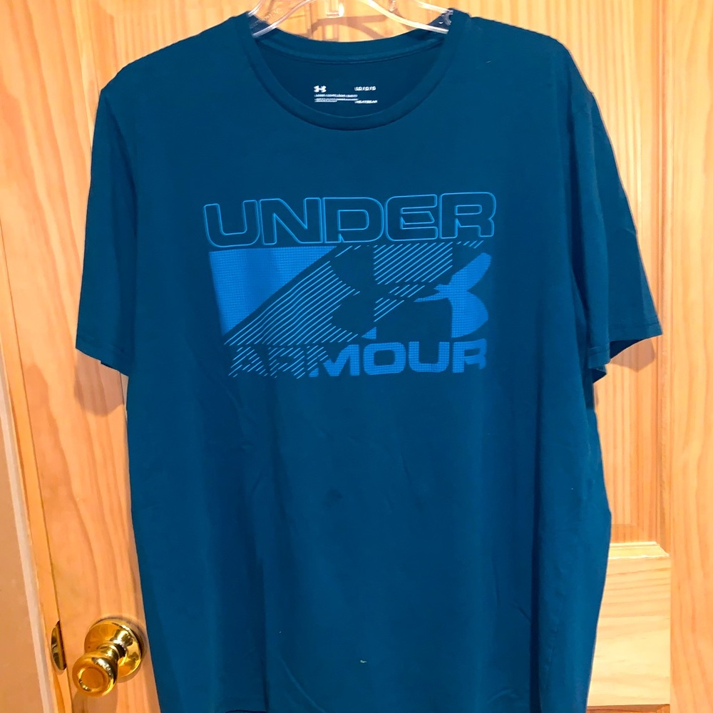 Under Armour men’s large T-shirt